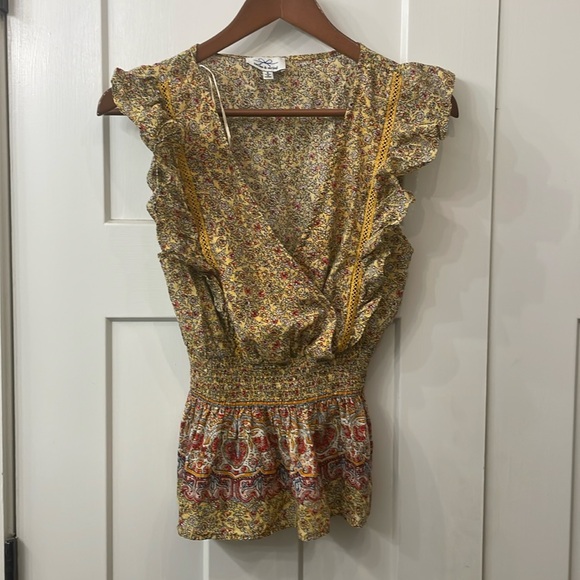 Twine and String Yellow Floral Top - Picture 1 of 2